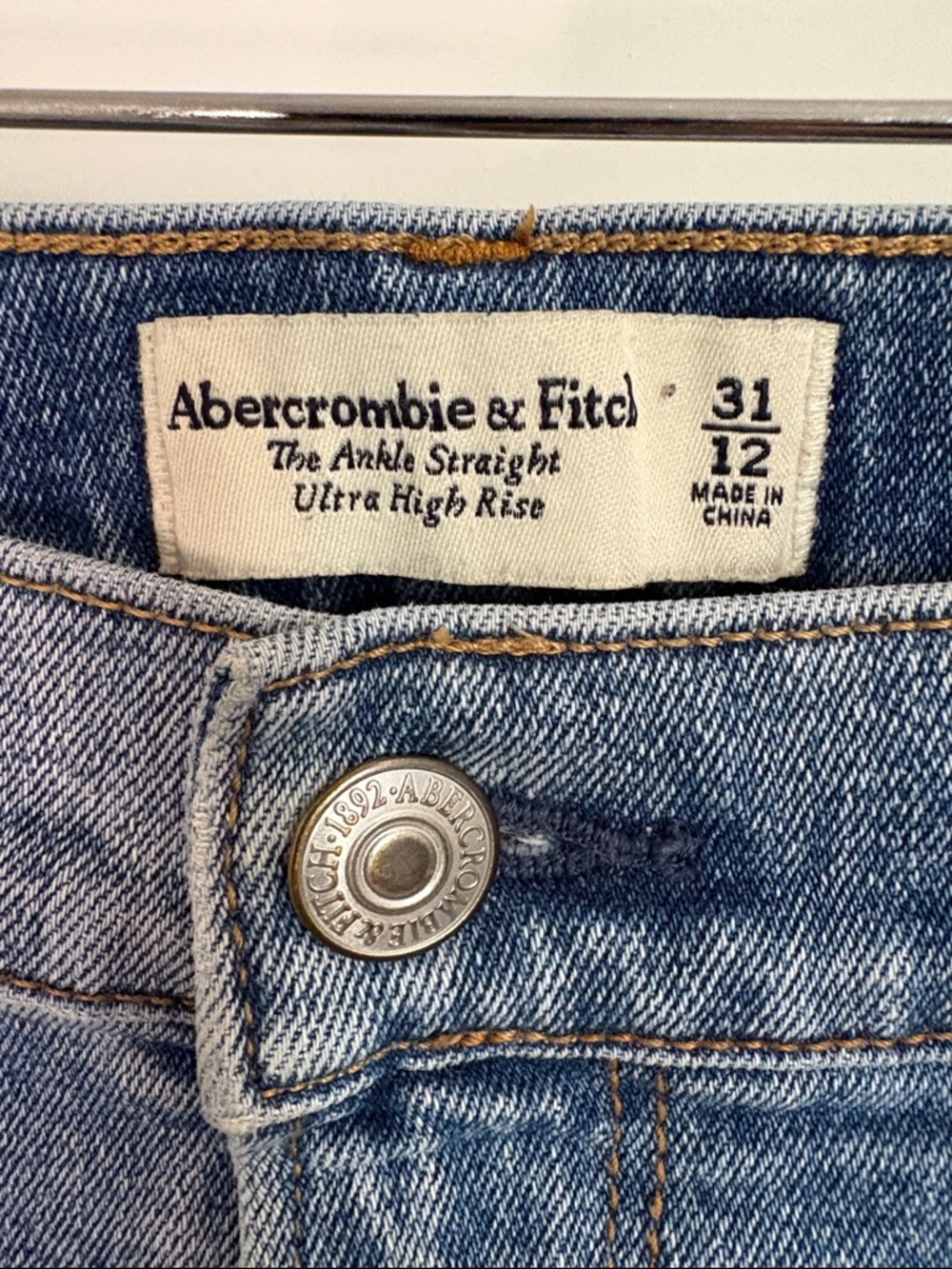 Abercrombie and Fitch The Ankle Straight Ultra High Rise Jeans Size 31/12 - Picture 4 of 9